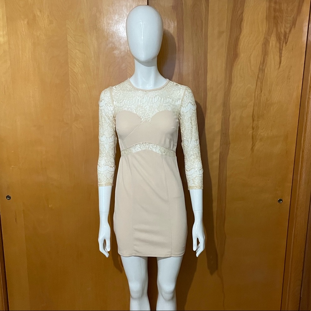 Mebon Self Dress Size Small Lace